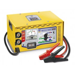 Chargeur/Démarreur de batteries plomb (liquide) de tension 12/24 V.