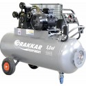 Compresseur à courroie 200 L 5,5 CV triphasé avec tête en W, cuve 9 bar, enrouleur fixe et débit 450 L/min